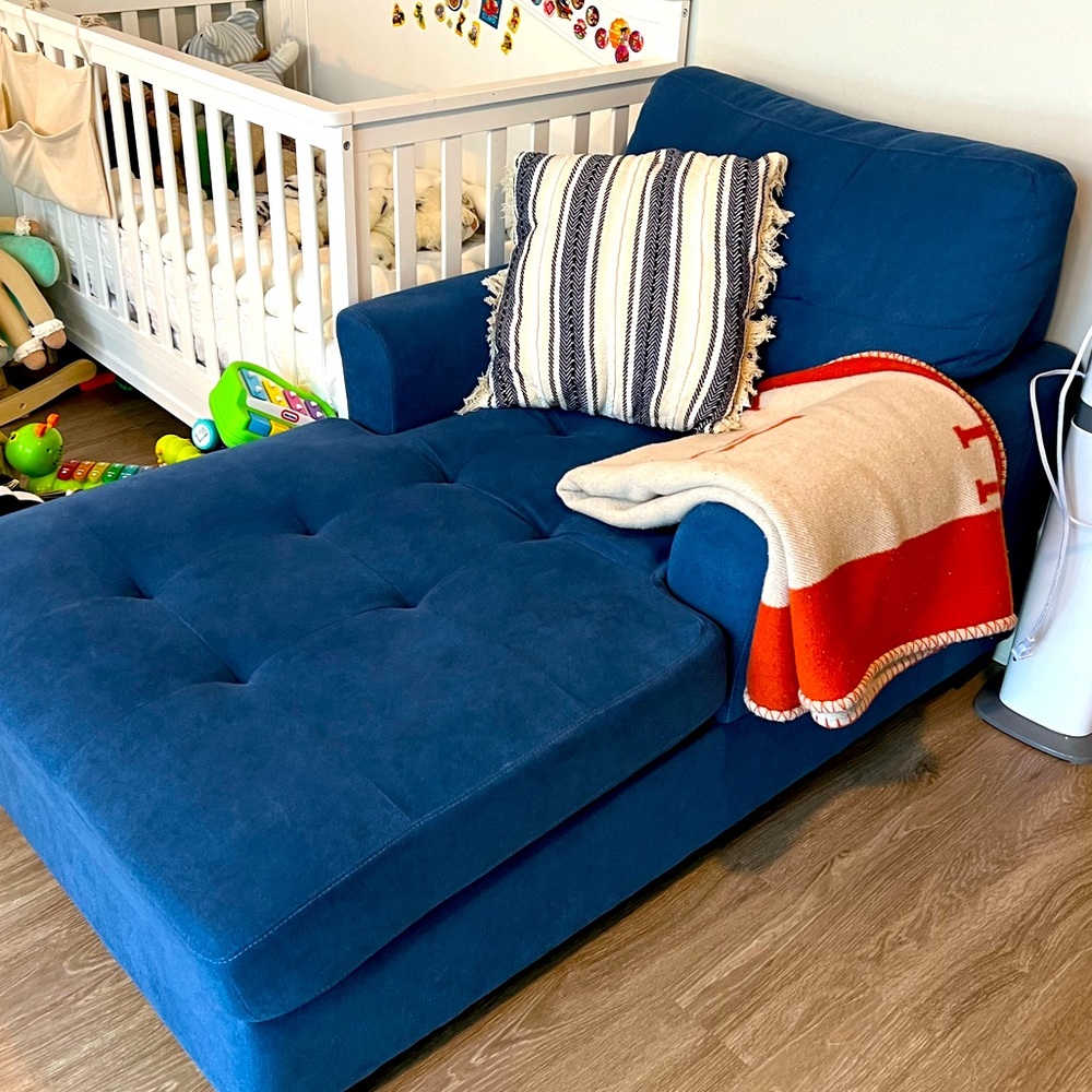 Glenvar chaise lounge